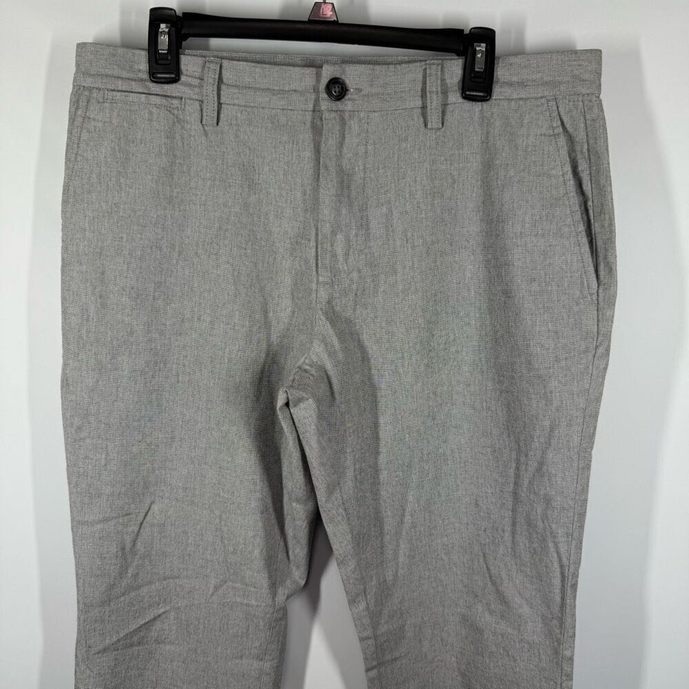 Old Navy men’s ultimate gray slim flat front pant built-in flex size 34X 32 NWO